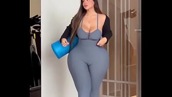 Preview 1 of Sister In Kitchen Cooking - Gordita Bailando