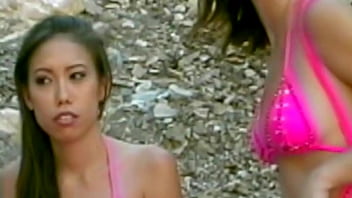 Preview 3 of Vaterine - Exotic bikini lesbians