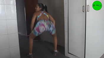 Preview 2 of Dilion Heper - Gostosa Rabuda Rebolando Funk 04 - Brazilian Girl