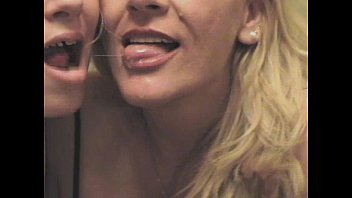 Preview 3 of Gizli Cekim Porno Film - Pat and her long tongue