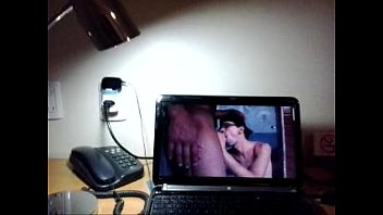 Preview 1 of Son And Mom Hut - Batendo uma punheta