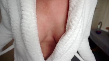 Preview 1 of Angry Suck - Strong Pee Stream during Housework on the Floor
