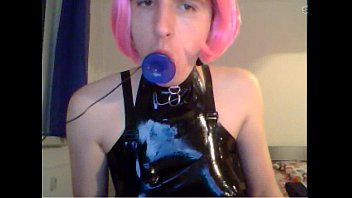 Preview 3 of Hotel Room Mix Up Lesbians - Sandracd23 leckt Plug