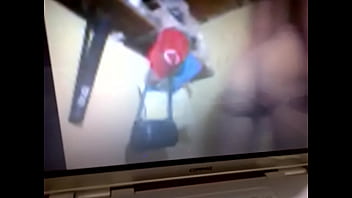 Preview 3 of Hand Cam - mi novia v. por un consolador 3GP