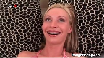 Preview 3 of Seachwapric Sex - Dirty girl enjoys a good fisting session