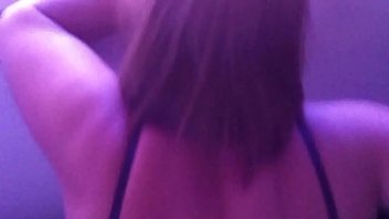 Preview 2 of Group 72 - comendo gostoso coroa gostosa