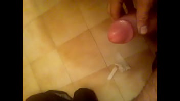 Preview 2 of Yvonne Strahovski Cumshot - my cumshot
