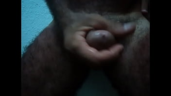 Preview 1 of Aideoup - 125.AVISocando uma bronha!