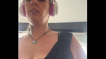 Preview 4 of Xxx Ma Or Beta - Treinando na academia eu corri tanto que meu peitos pulou pra fora fiquei com minto tes&atilde_o com essa cena que chega fiquei molhada!