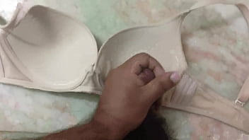 Preview 3 of Amrah Sex - Cum on bra