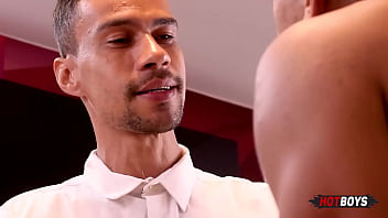 Preview 2 of Www Lediboy Porno - Dei pro var&atilde_o pirocudo da rua!