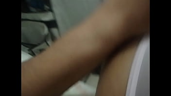 Preview 3 of Petite Cum Mouth - Mi querida esposa chiquiteada por un amigo