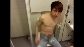 Preview 1 of Daryl Bannah - Boy - quick jerk-off in jeans
