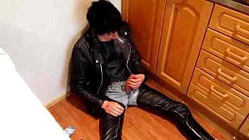 Preview 2 of Baiss Mari - Boy - Leather smoke 2