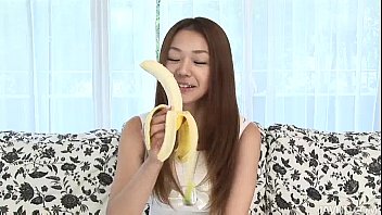 Preview 1 of Sex Kalal - Serina shows her love for fruit as she licks and sucks her bananna