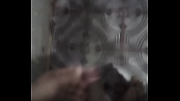 Preview 1 of Indian Shali Fuck With Dulabhai - Novinho batendo uma no banheiro