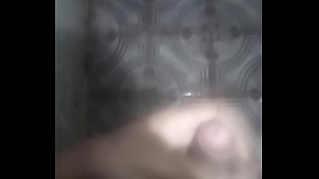 Preview 4 of Indian Shali Fuck With Dulabhai - Novinho batendo uma no banheiro