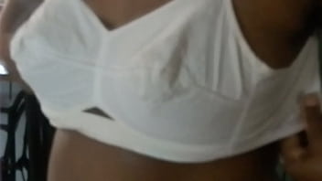 Preview 1 of Tabby Fsrt Porn - Mallu aunty dressing after bath.MOV