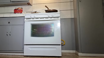 Preview 2 of 5m 20mb Xxx - I ordered a prostitute to cook me breakfast,  played with her holes and let me suck