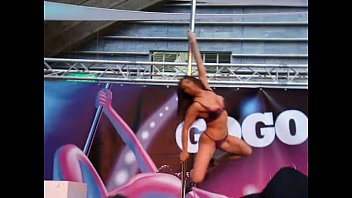 Preview 1 of Guj Sex Wap - Mademoiselle Lia - Pole dancing - Eropolis Nice France 2013-02-10