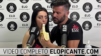 Preview 3 of Kuiet Girl Sex Video - ALMENDRA CHUPA LA BANANA CON CREMA DE ELO PODCAST