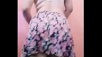 Preview 2 of Cuties Live Porn - Mira Mi Culito bajo Mi Falda