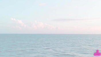 Preview 2 of Game Seduce - Another day at the beach