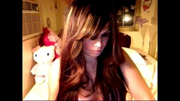 Preview 1 of Mom Di Boli - Leo-Shemales.Com - Cell Phone Video Of Gurl Sucking Fucking