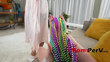 Preview 1 of Sanny Lieon Xxxx Video - Spanish Festival Madri Gras Brings Out Step Mom&#039_s Slutty Side