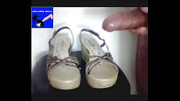 Preview 1 of Wwwpakistan Xxxcom - cum over heels - Cum on my wife&acute_s friend sandal