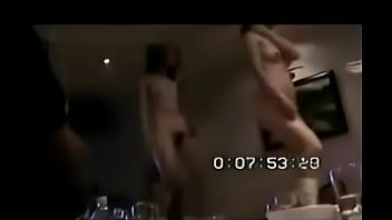 Preview 2 of Den Jaymes - Girl Vi&aacute_&raquo_&Dagger_t m&uacute_a tho&aacute_t Y trong ph&ograve_ng Karaoke