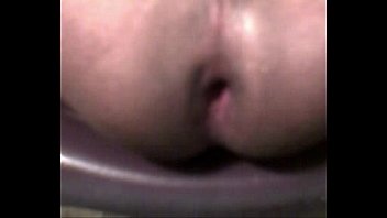 Preview 1 of Hapsi Girl And Girl Xxx - metiendo pepino en su culo el gay