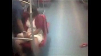 Preview 2 of Sister Xnxx Daughter - Sexo en vagon Linea 4 A Metro de Santiago,  Chile