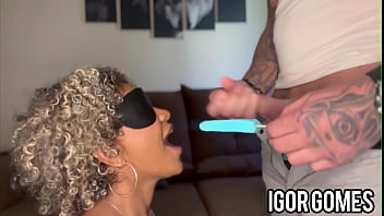 Preview 3 of Big Boobs Xxx Hd Videos - Fiz o TESTE DE SABOR com a novinha gostosa do pr&eacute_dio ! Enganei ela e fiz ela mamar at&eacute_ gozar e encher a boca dela de poha.