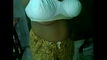 Preview 1 of First Time Xxx 16 Year Baby - Mallu aunty changing dress and playing with dick
