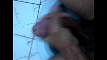 Preview 3 of Priya Mna Xxx - Punheta No Banheiro