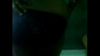 Preview 4 of Chica Mini Falda - mallu aunty showing boobs and ass