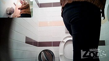 Preview 1 of Xxxx 4porn - This girl vagina as a mare. Big and fleshy.