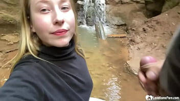 Preview 4 of Hd Sixy Bur Photo - Girlfriend gets a facial in the woods