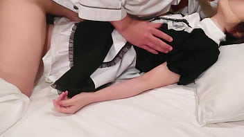 Preview 2 of Anybunnynic - 素人ハメ撮り　メイドのコスプレでセックス　セフレが手マンとクンニで絶頂　フェラして貰って最後は中出し