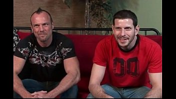 Preview 1 of Legavyj Film Smotret - hetero comendo gay