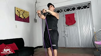 Preview 1 of Loops Of Brazzers - El instructor de GYM me ayudo hoy hacer un buen entrenamiento de cardio