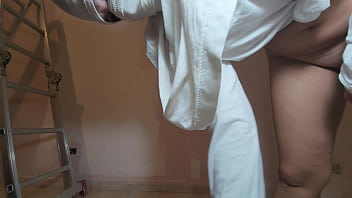 Preview 4 of Maid Peruvian - My big ass milf wife painting the bedroom wall. Homemade amateur intimacy