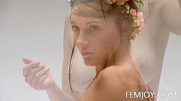 Preview 2 of Frist Time Fuck Really Blod - Natural D Cup Ashley Nude With Flowers Crown