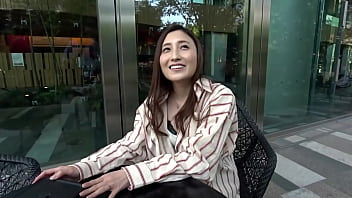 Preview 1 of Wwwxxxcom Xxxcom - 旦那の会社の目の前で&hellip_ゆる～い雰囲気の清楚なセレブ奥様が大胆に乱れ狂う！！淫美な身体を小刻みに震わせながら旦那では味わえない未知の快感・スリルに溺れ、イキ果てる！Part1