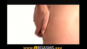 Preview 2 of Sxsee Vebio - Orgasms Babe makes herself cum