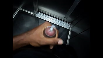 Preview 4 of Turk Cock Cum - Punheta no Elevador