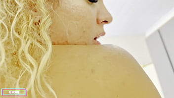 Preview 3 of Wwwxxx2008 - NOVINHA TARADA DA BUCETA MOLHADA