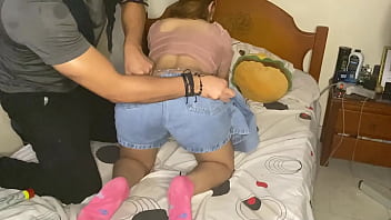 Preview 1 of Abigail Jonsun - Mi HERMANASTRA sabe c&oacute_mo hacerme EYACULAR