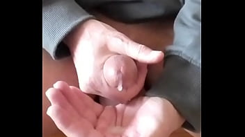 Preview 4 of Porno Torrent Mature - branlette de mes grosses couilles attach&eacute_es avec un lien,  belle ejaculation, 